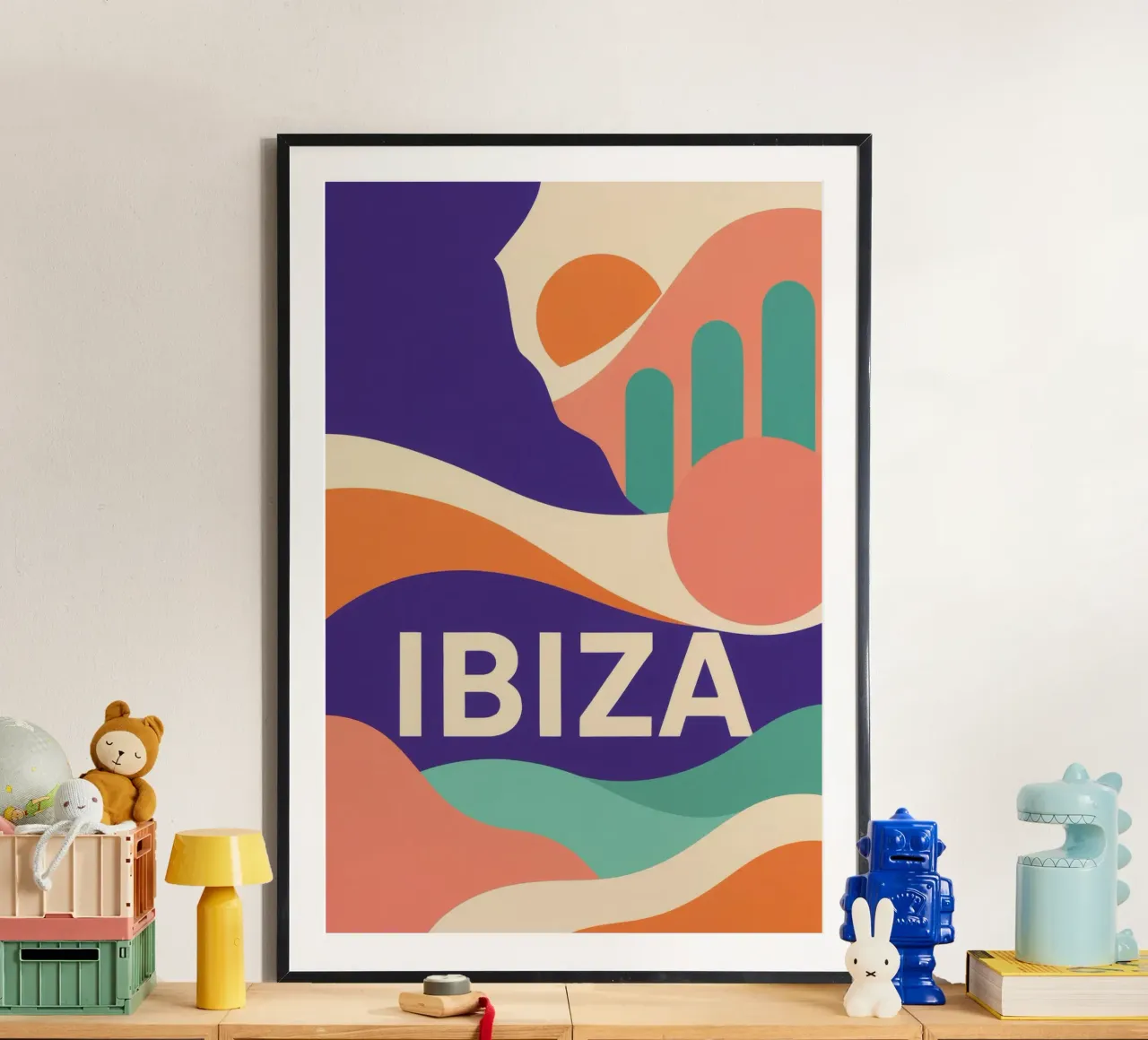 Ibiza - Una fuga colorata sotto il sole delle Baleari poster con telaio in legno da JETLAG | affiches voyage