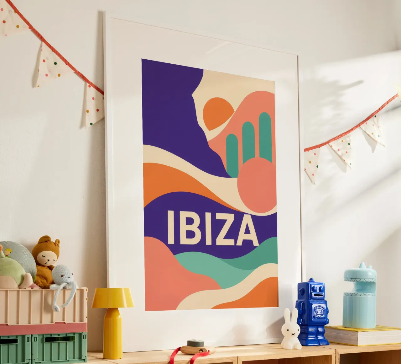 Ibiza - Una fuga colorata sotto il sole delle Baleari poster con telaio in legno da JETLAG | affiches voyage