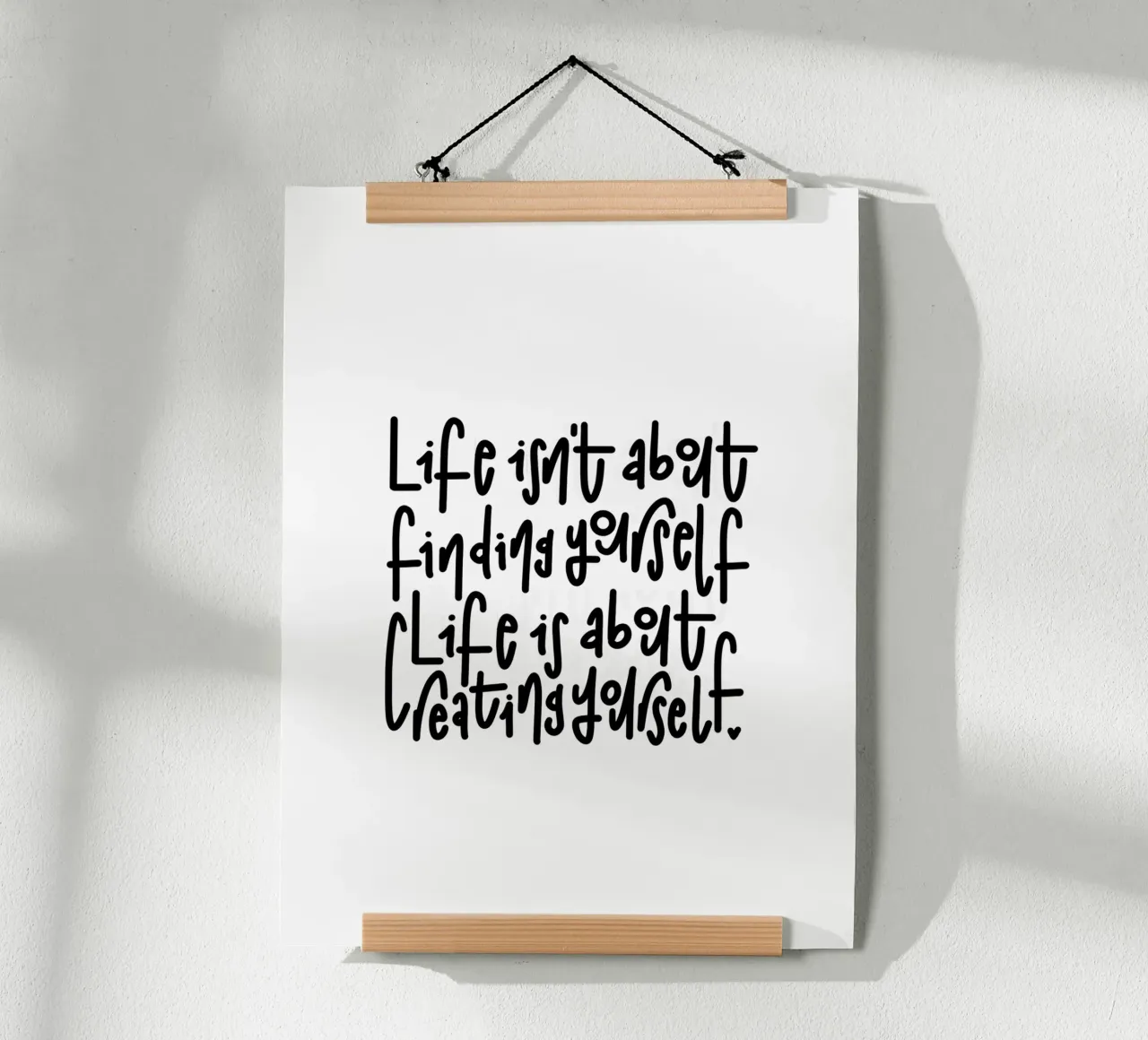 Typografie Poster Life Zitat Schwarz Weiß Handlettering poster con telaio in legno da LIMITED EDITION LETTERS