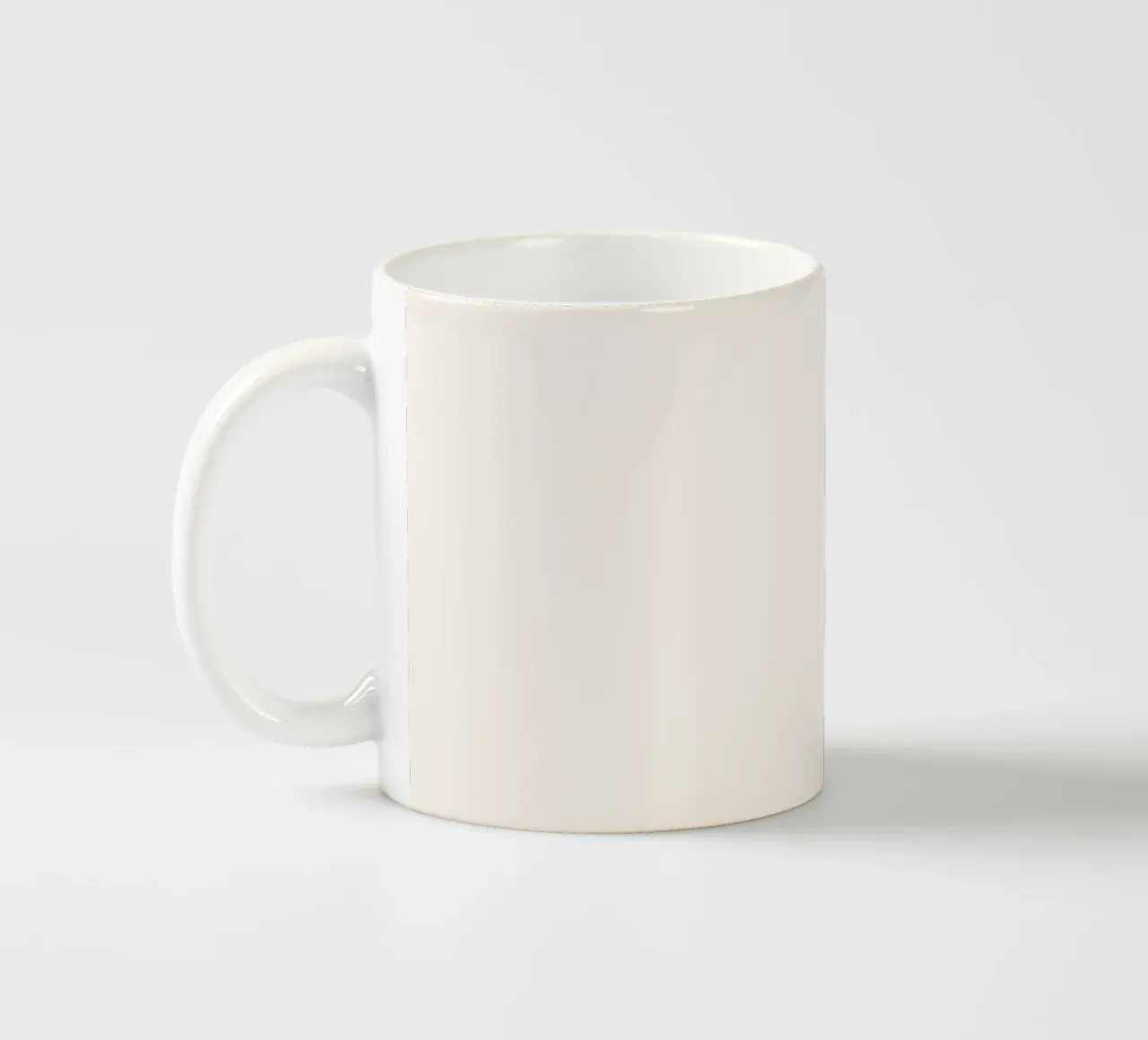 Stampa tipografica "Let That Shit Go", giocosamente onesta, in blu tazza in ceramica da THE MOTIVATED TYPE