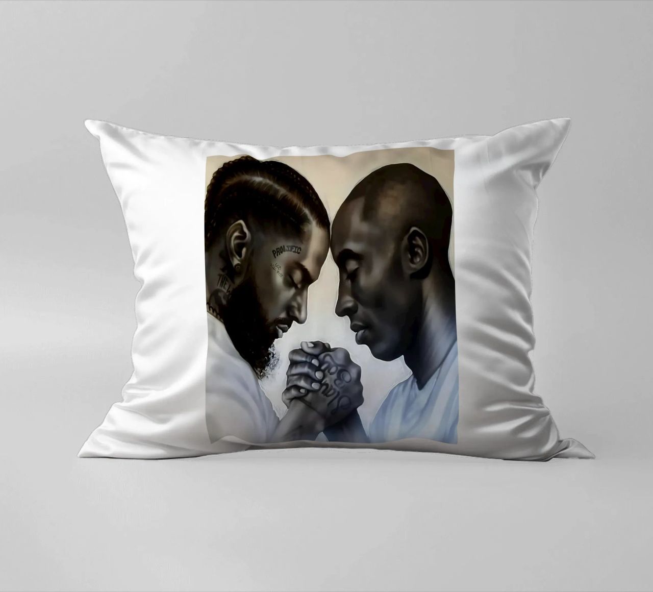 Nipsey Hussle e Kobe Bryant cuscino da Fewasyes