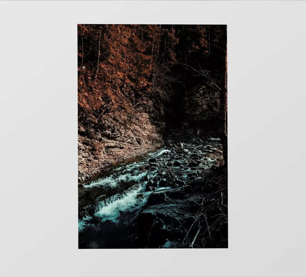 Idyllic River Through The Woods III telo in pvc da Sebastian Hilgetag