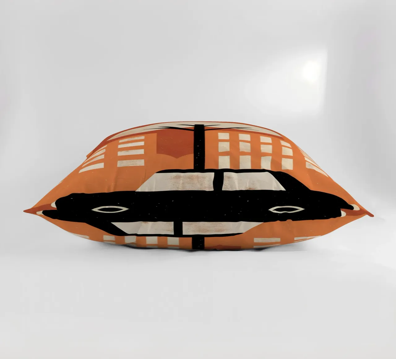 Auto in Urban Retro Pop cuscino da THE LATEST SHOP