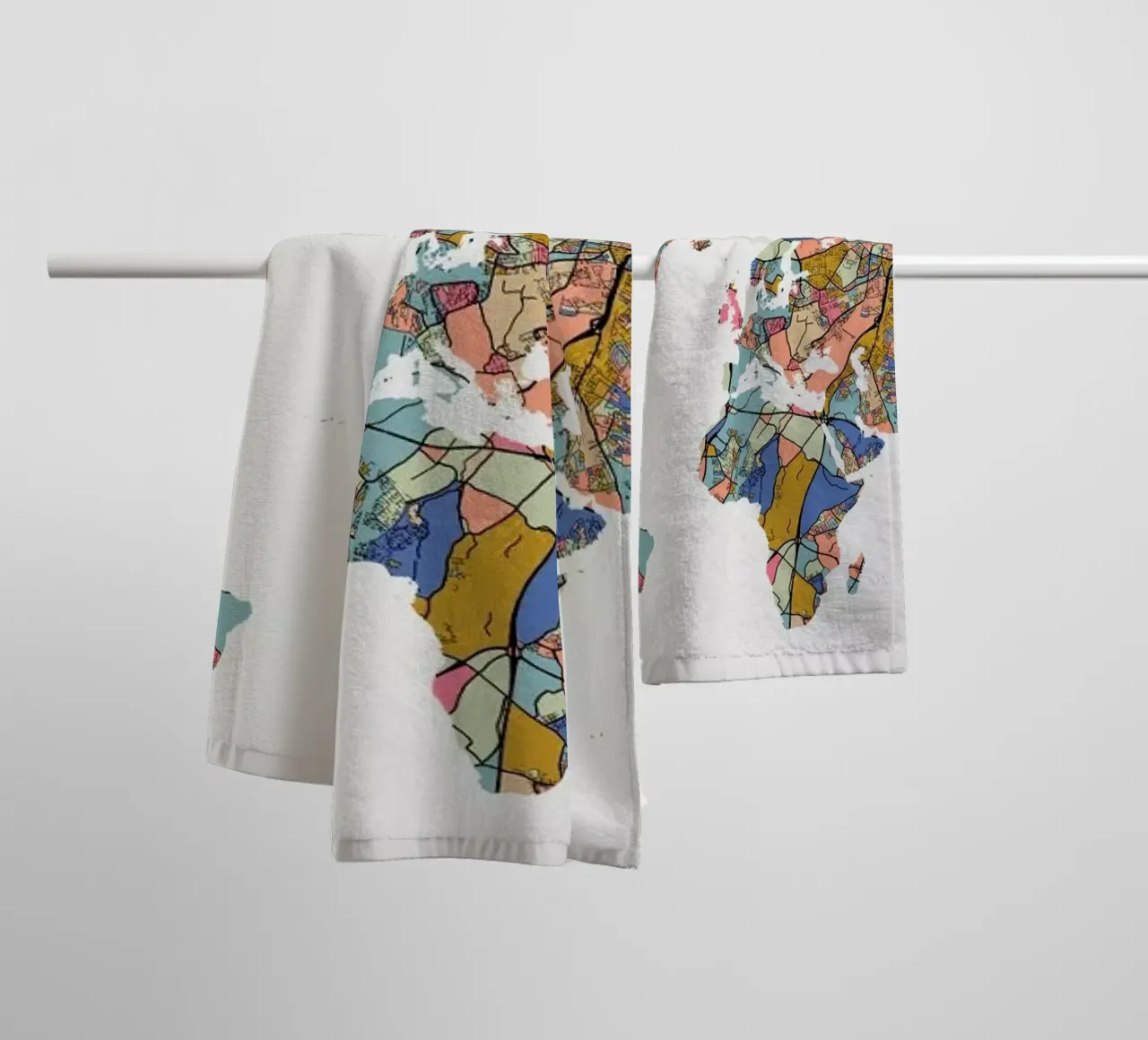 World Map badhanddoek van The Cartography Collection