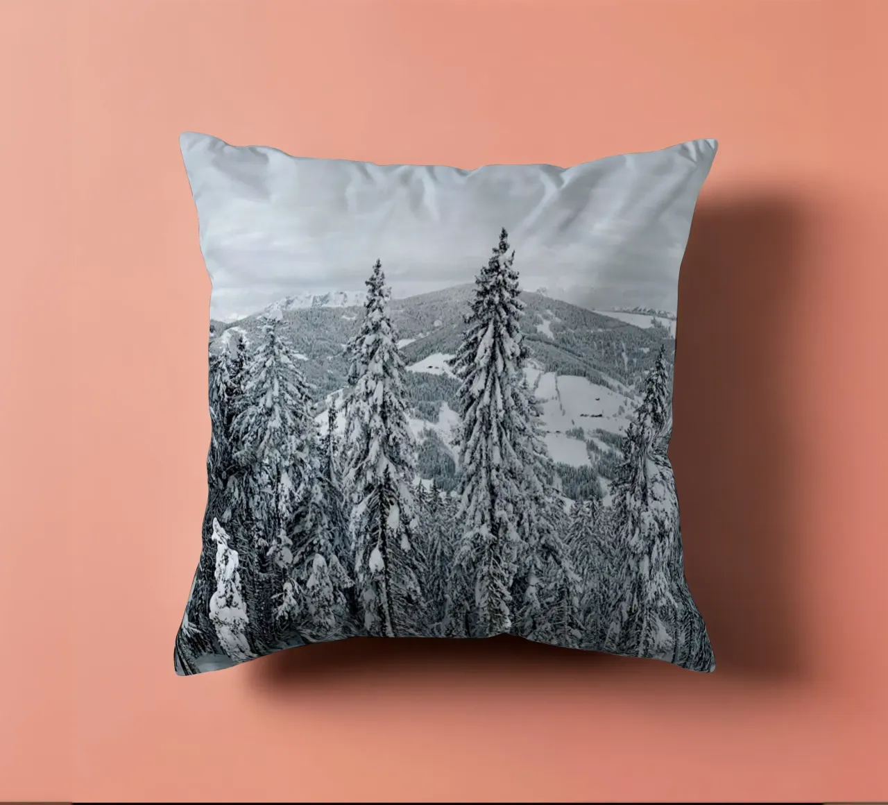 Forest In The Alps cuscino da Sebastian Hilgetag