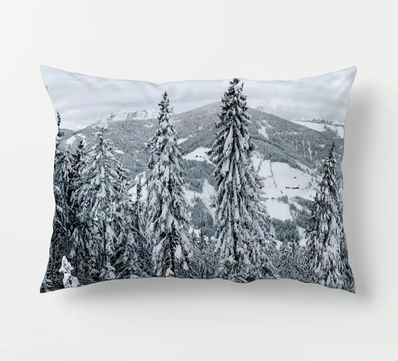 Forest In The Alps cuscino da Sebastian Hilgetag