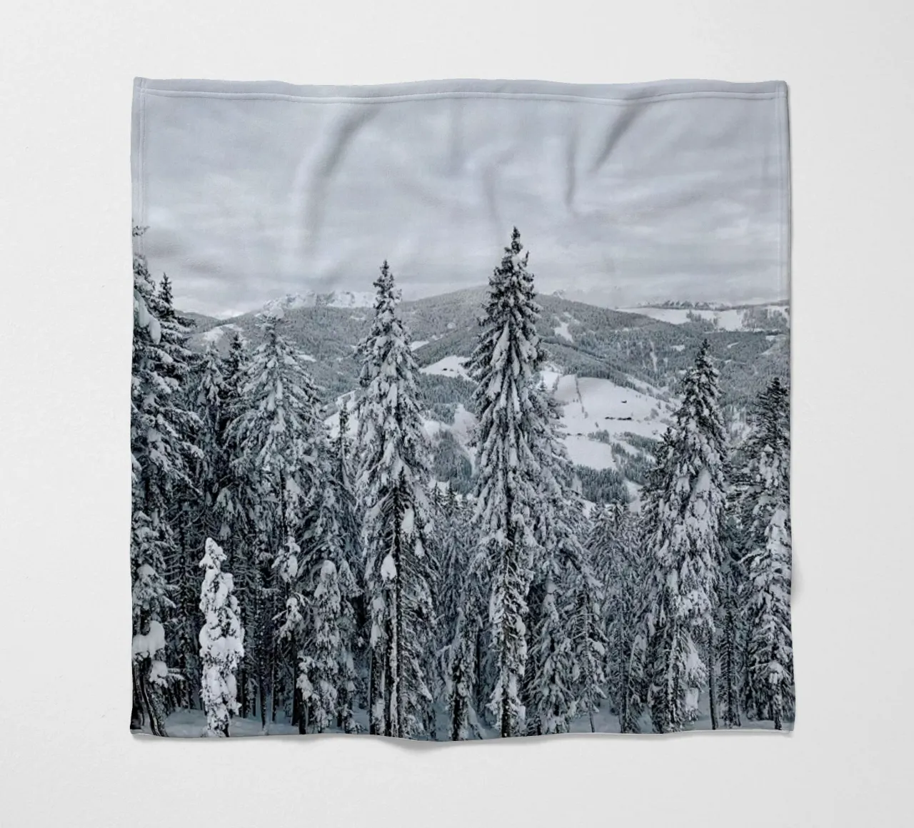 Forest In The Alps coperta in pile da Sebastian Hilgetag