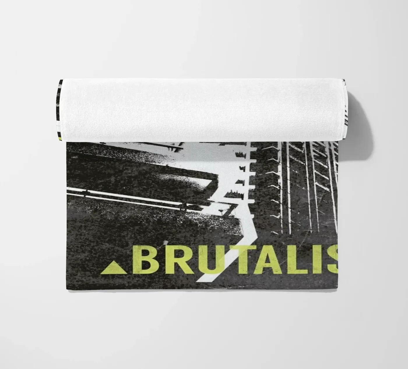 Brutalist telo mare da 121 Creatives