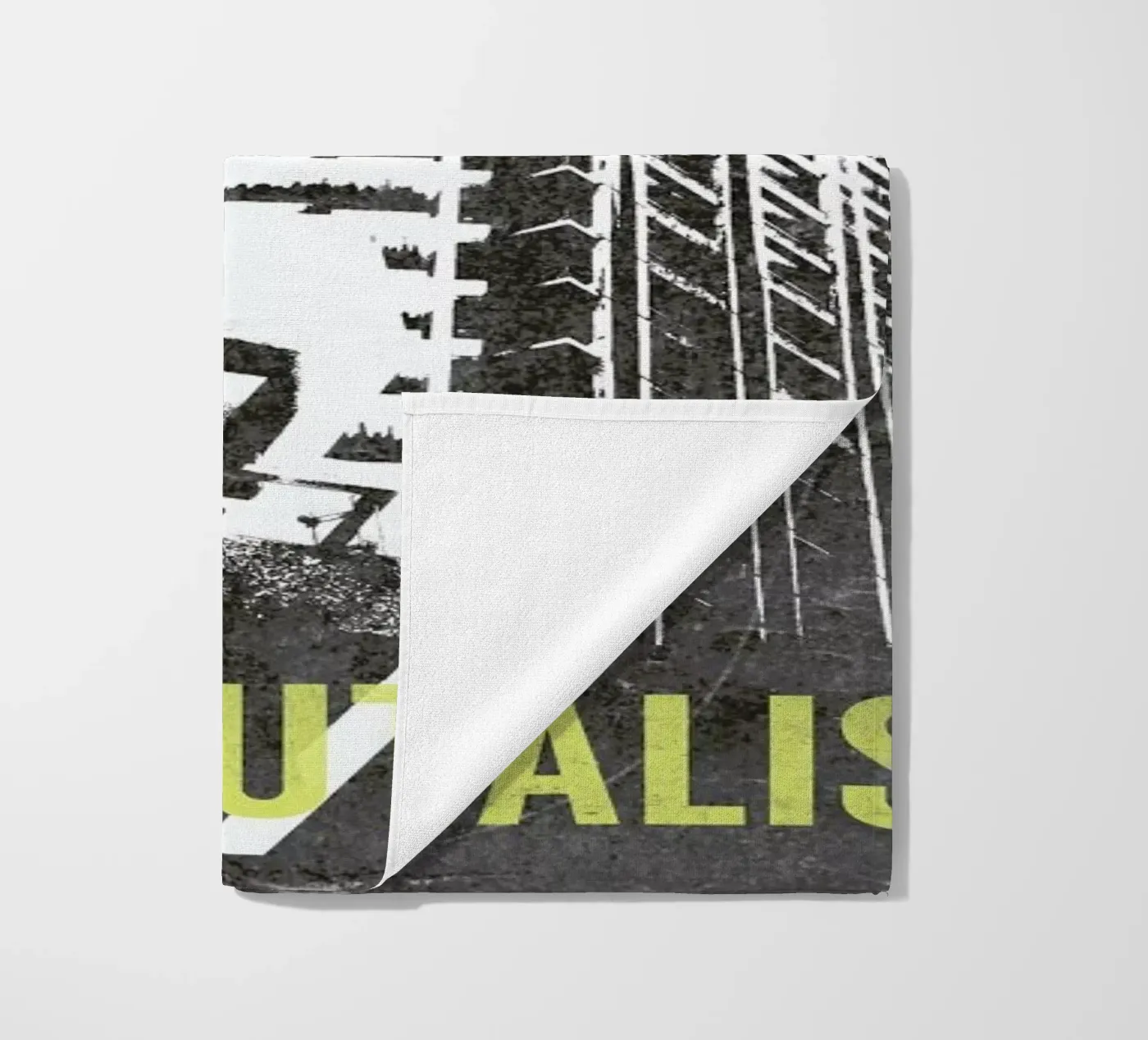 Brutalist telo mare da 121 Creatives