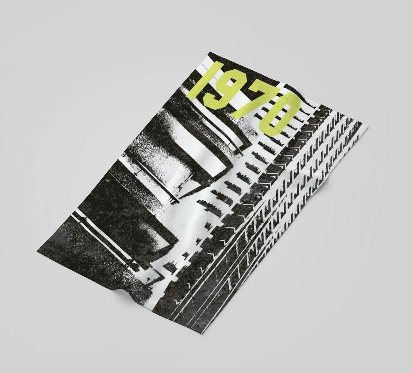 Brutalist telo mare da 121 Creatives