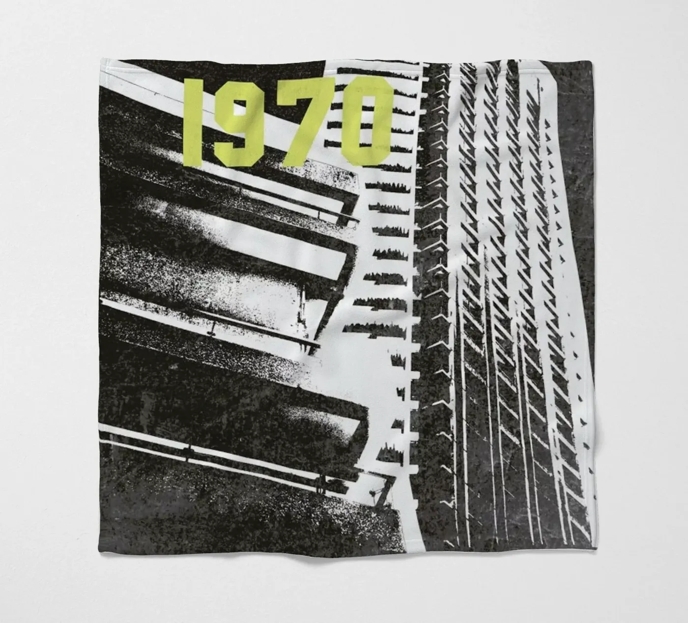 Brutalist Fleecedecke von 121 Creatives