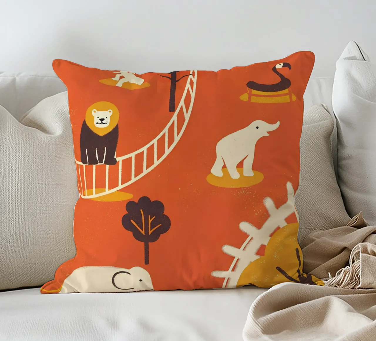 Retro-Pop-Zoo Kissen von THE LATEST SHOP