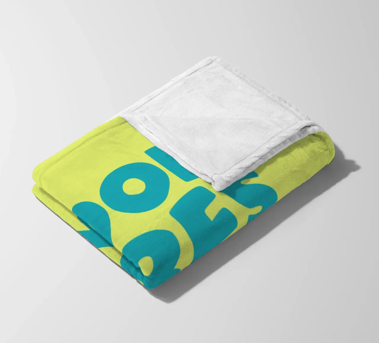 Stampa tipografica Good Vibes Only Giallo e Blu coperta in pile da THE MOTIVATED TYPE