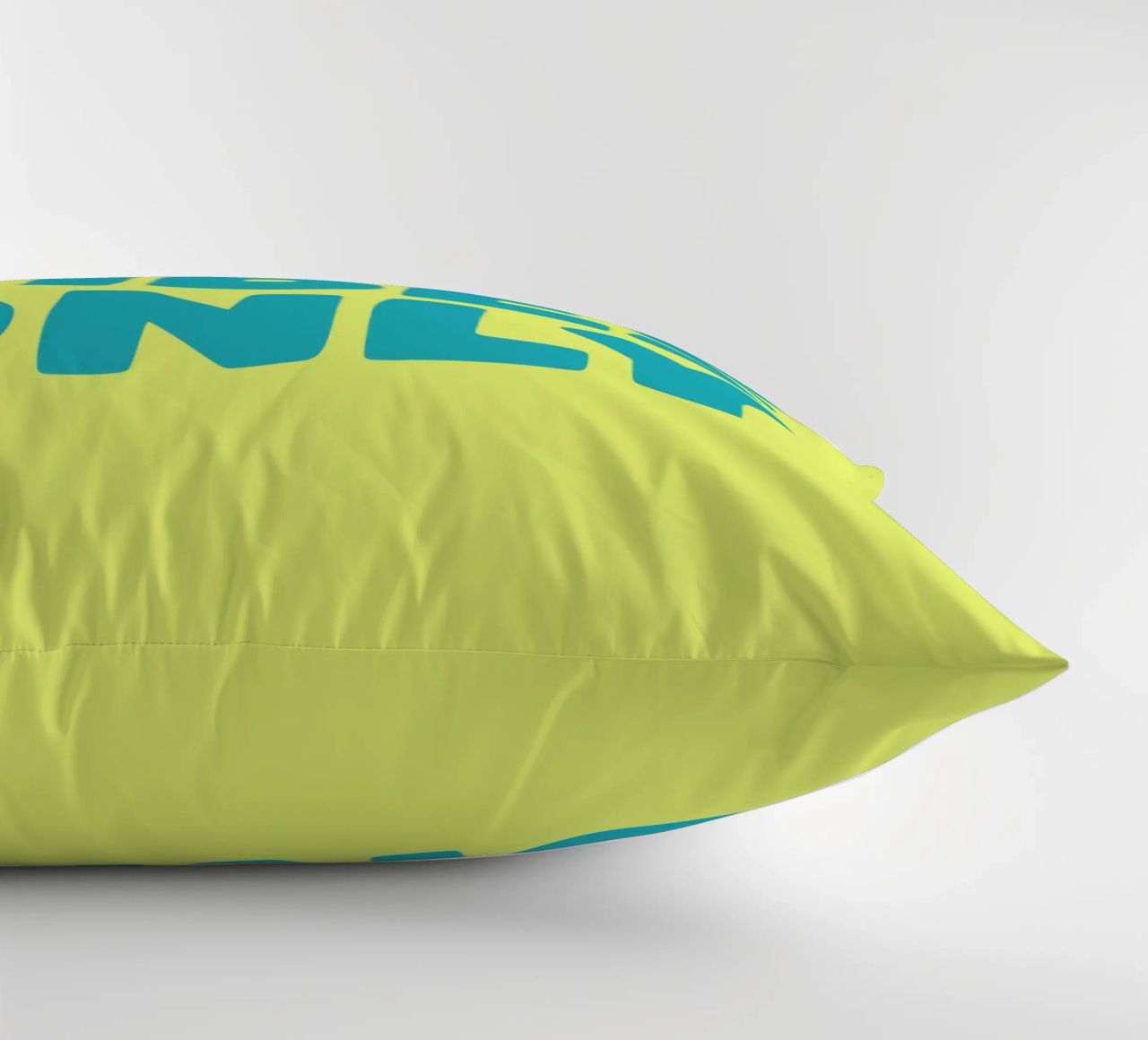 Good Vibes Only Typography Print jaune et bleu coussin de THE MOTIVATED TYPE