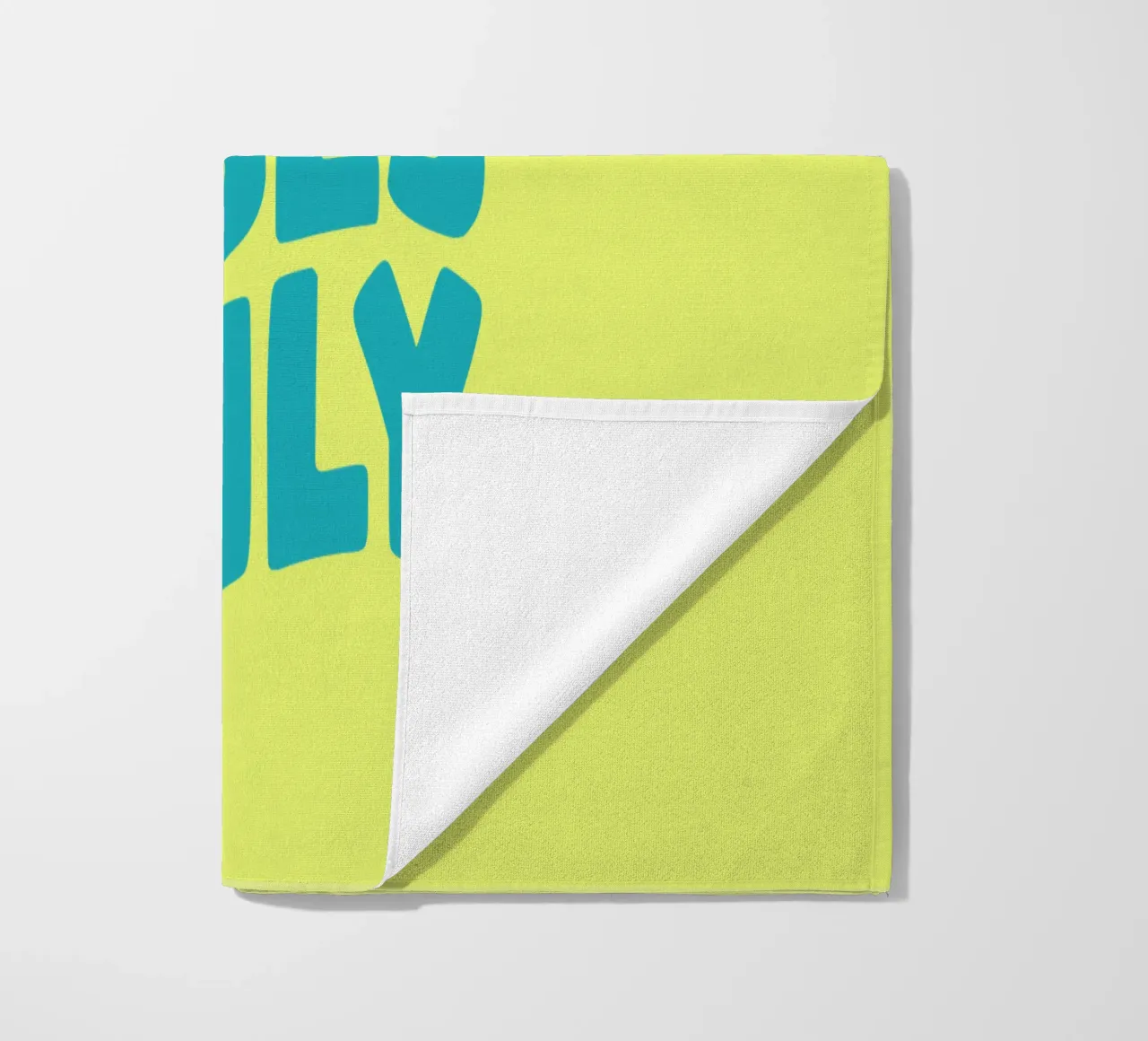 Good Vibes Only Typography Print jaune et bleu serviette de plage de THE MOTIVATED TYPE