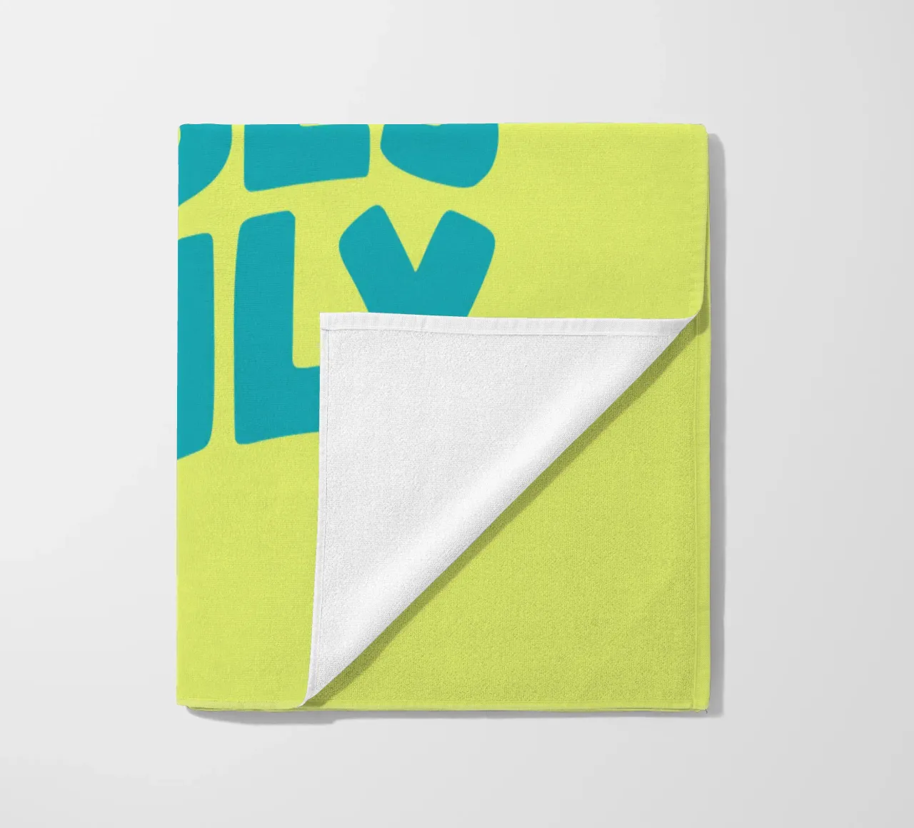 Good Vibes Only Typography Print jaune et bleu serviette de plage de THE MOTIVATED TYPE