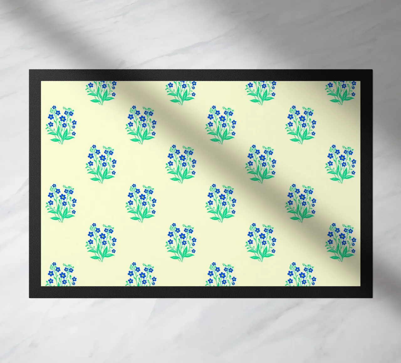 Forget-Me-Nots Block Print Amarillo y Azul felpudo de SilverPegasus