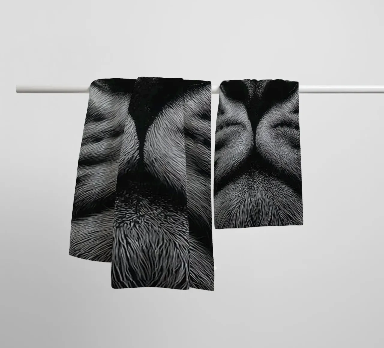 Leone in bianco e nero asciugamano da bagno da Imagine