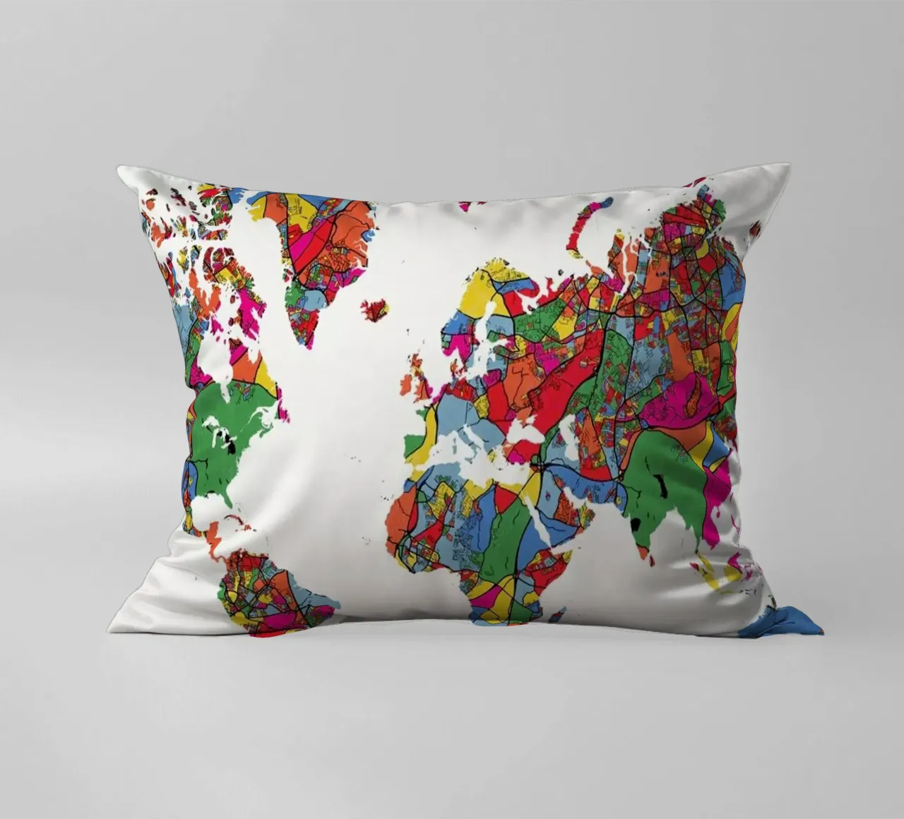 World Map II cuscino da The Cartography Collection