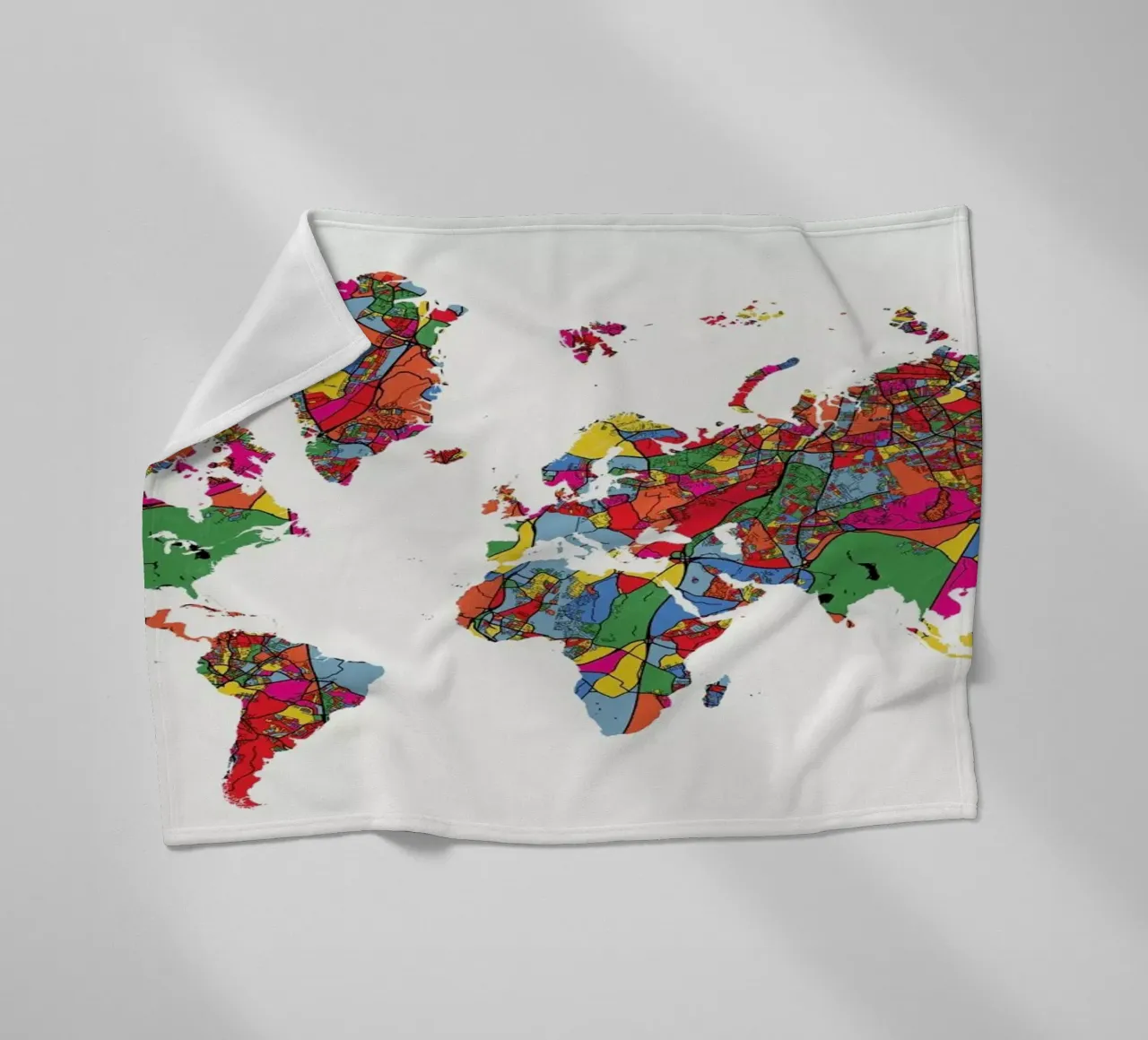 World Map II coperta in pile da The Cartography Collection