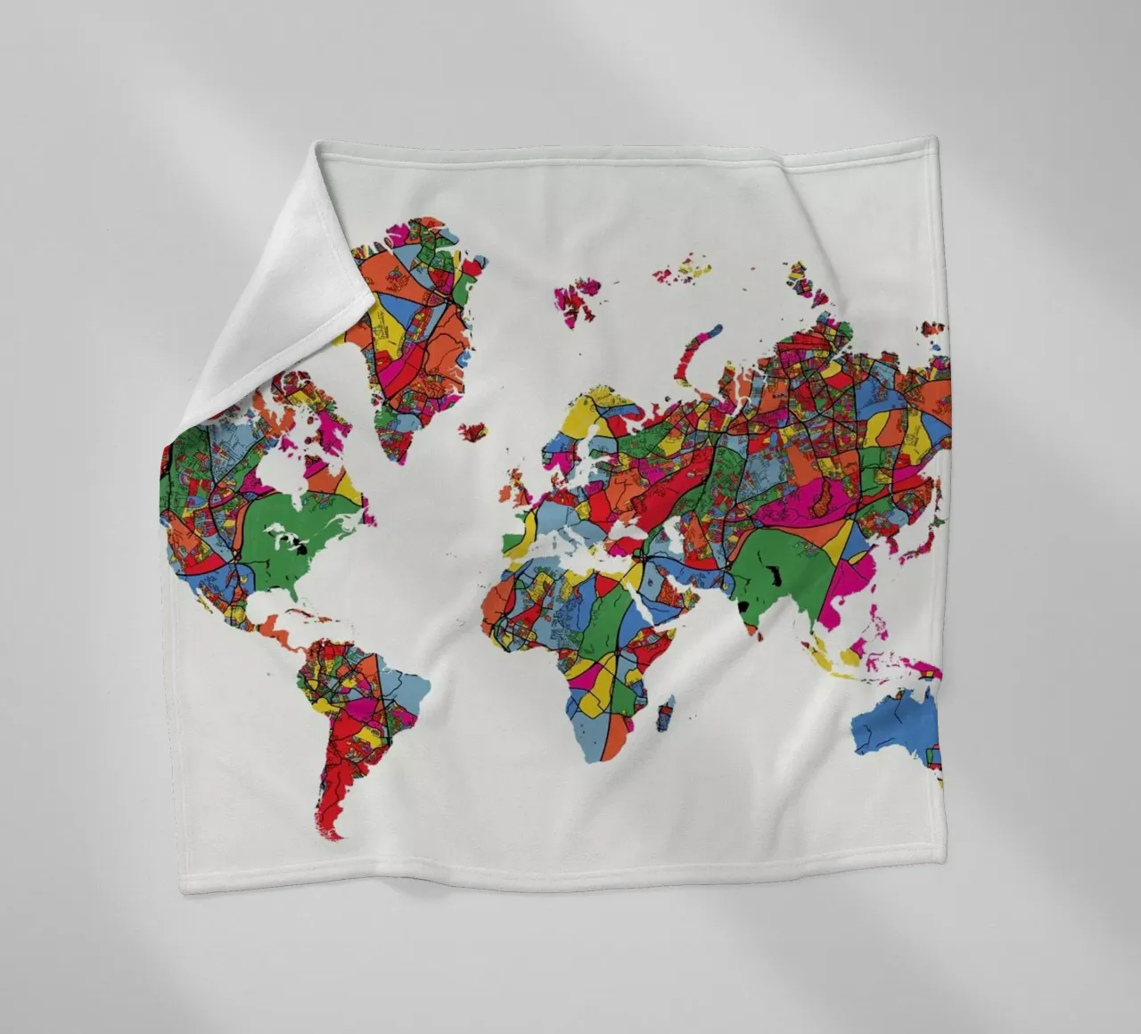 World Map II coperta in pile da The Cartography Collection