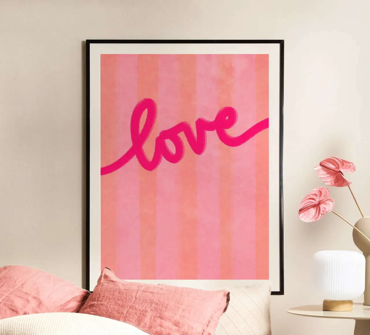 love -handlettering on stripes poster con telaio in alluminio da Illustration Raissa Oltmanns