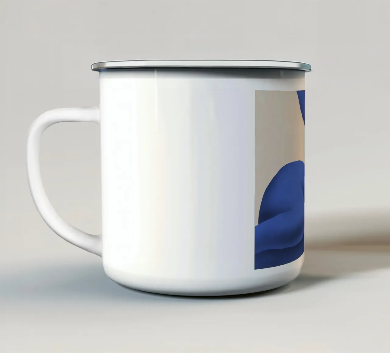 Blu reclinabile tazza in smalto da Little Dean
