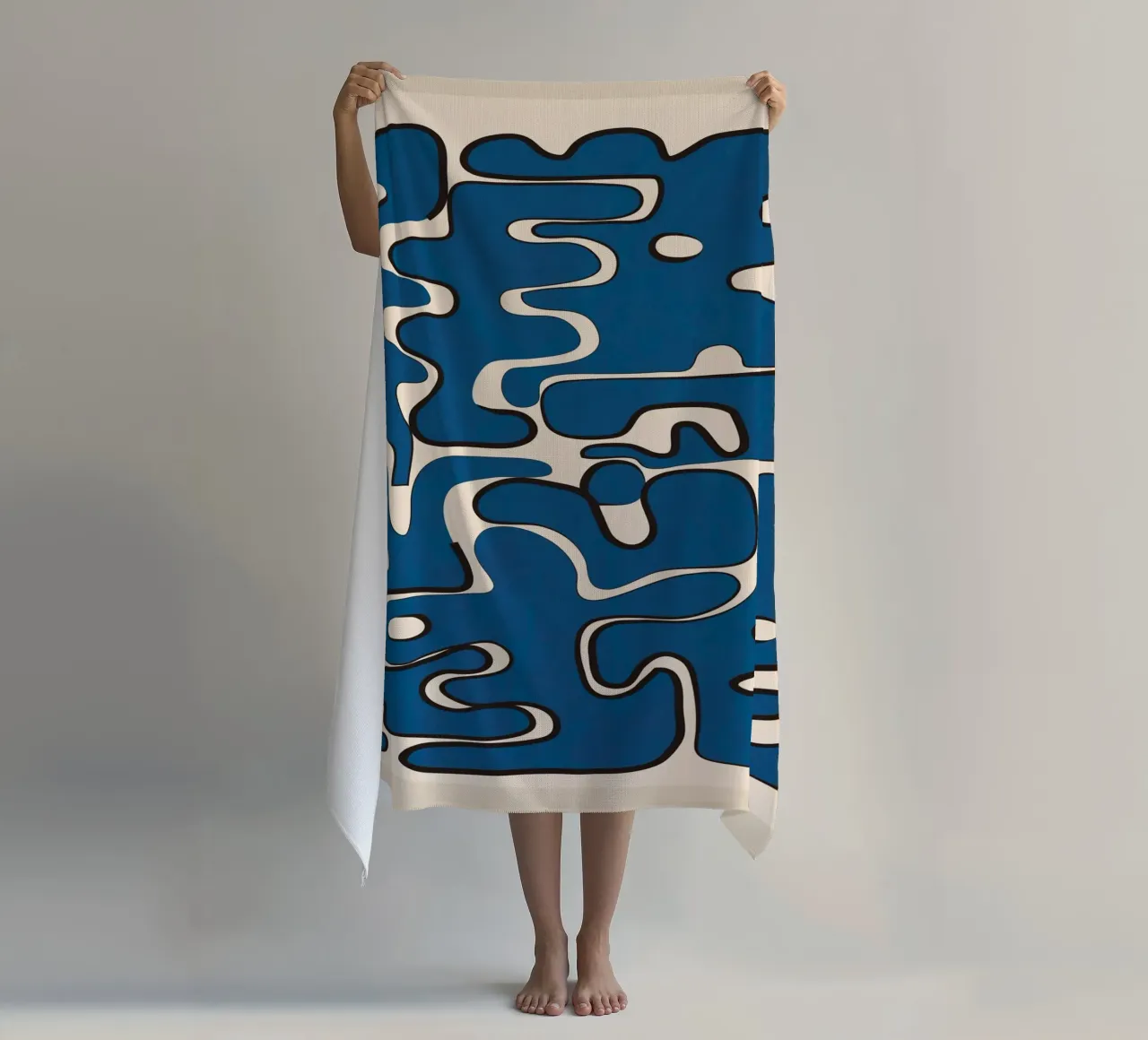Minimal Abstract Maze – Cobalt Strandtuch von cityart