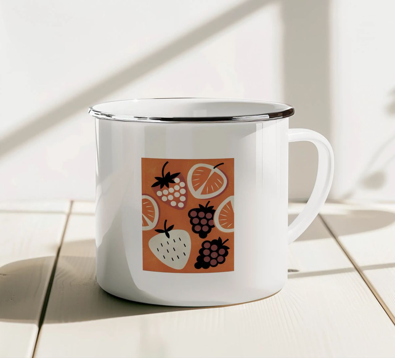 Frutti retrò pop tazza in smalto da THE LATEST SHOP