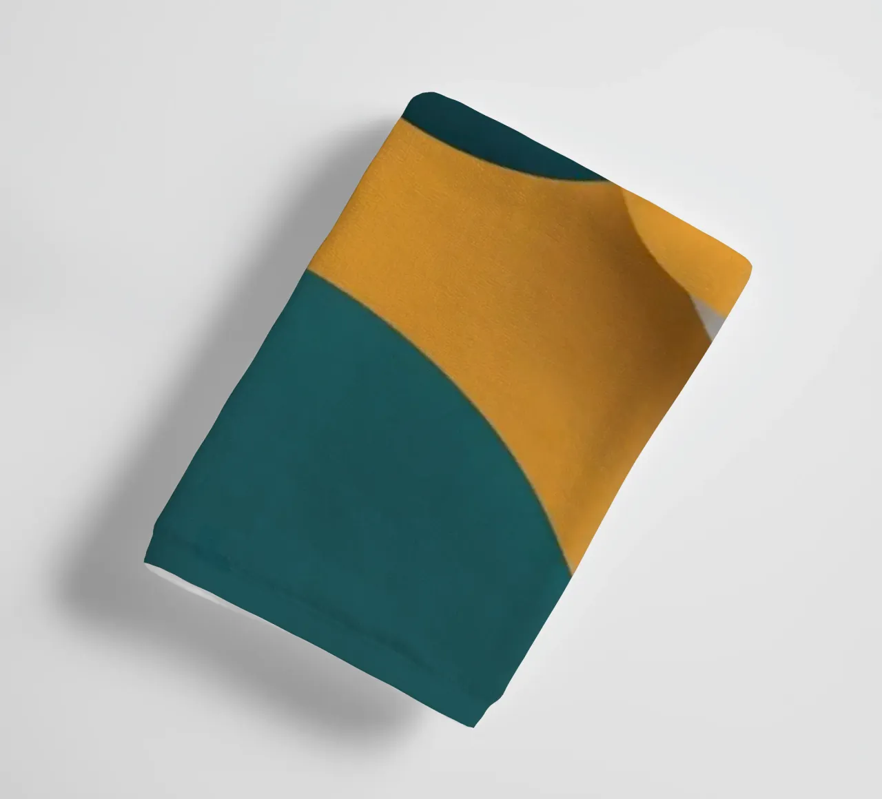 Composizione astratta dinamica con cerchi colorati asciugamano da bagno da DesignDoodle