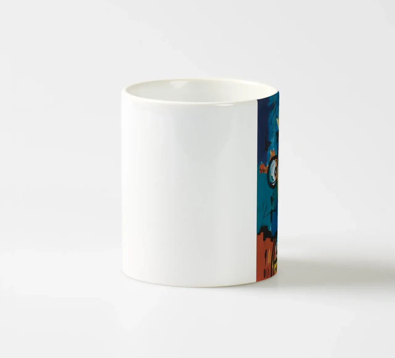 Ritratto astratto incoronato tazza in ceramica da Muse Fragments