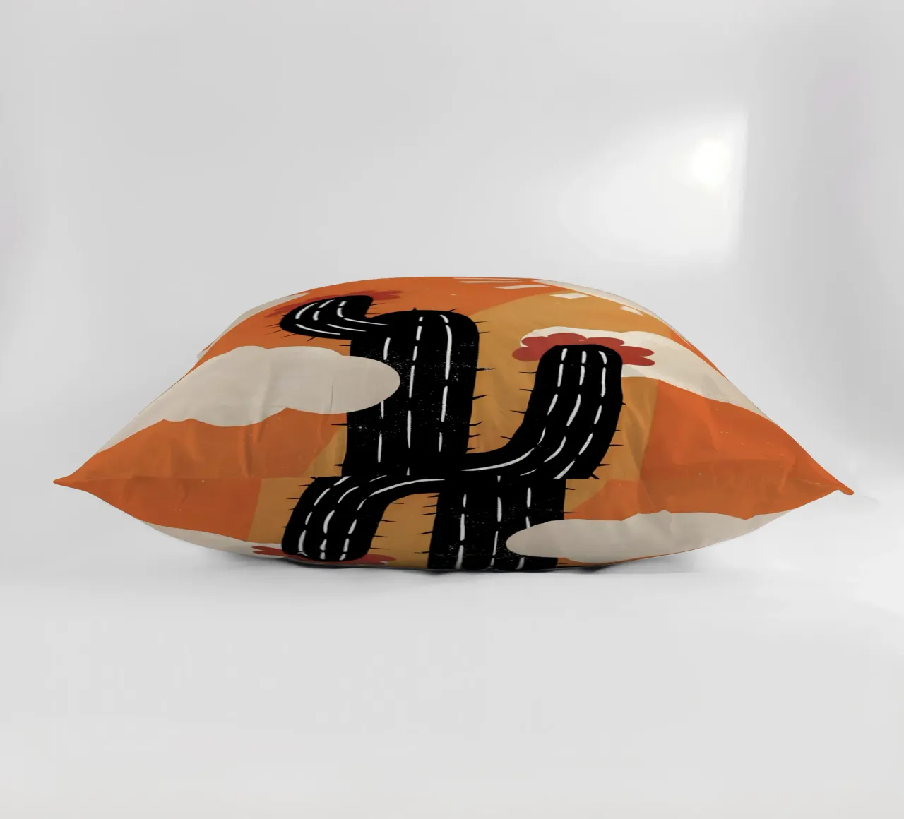 Cactus e sole Retro Pop cuscino da THE LATEST SHOP