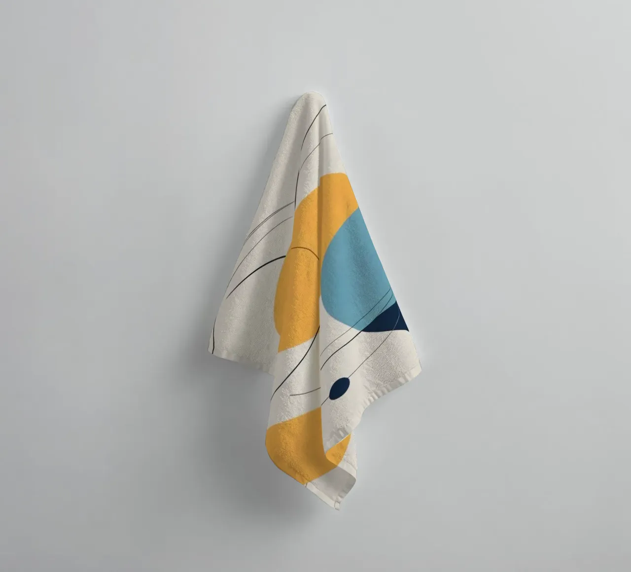 Forme geometriche astratte in colori caldi e freddi asciugamano da bagno da DesignDoodle