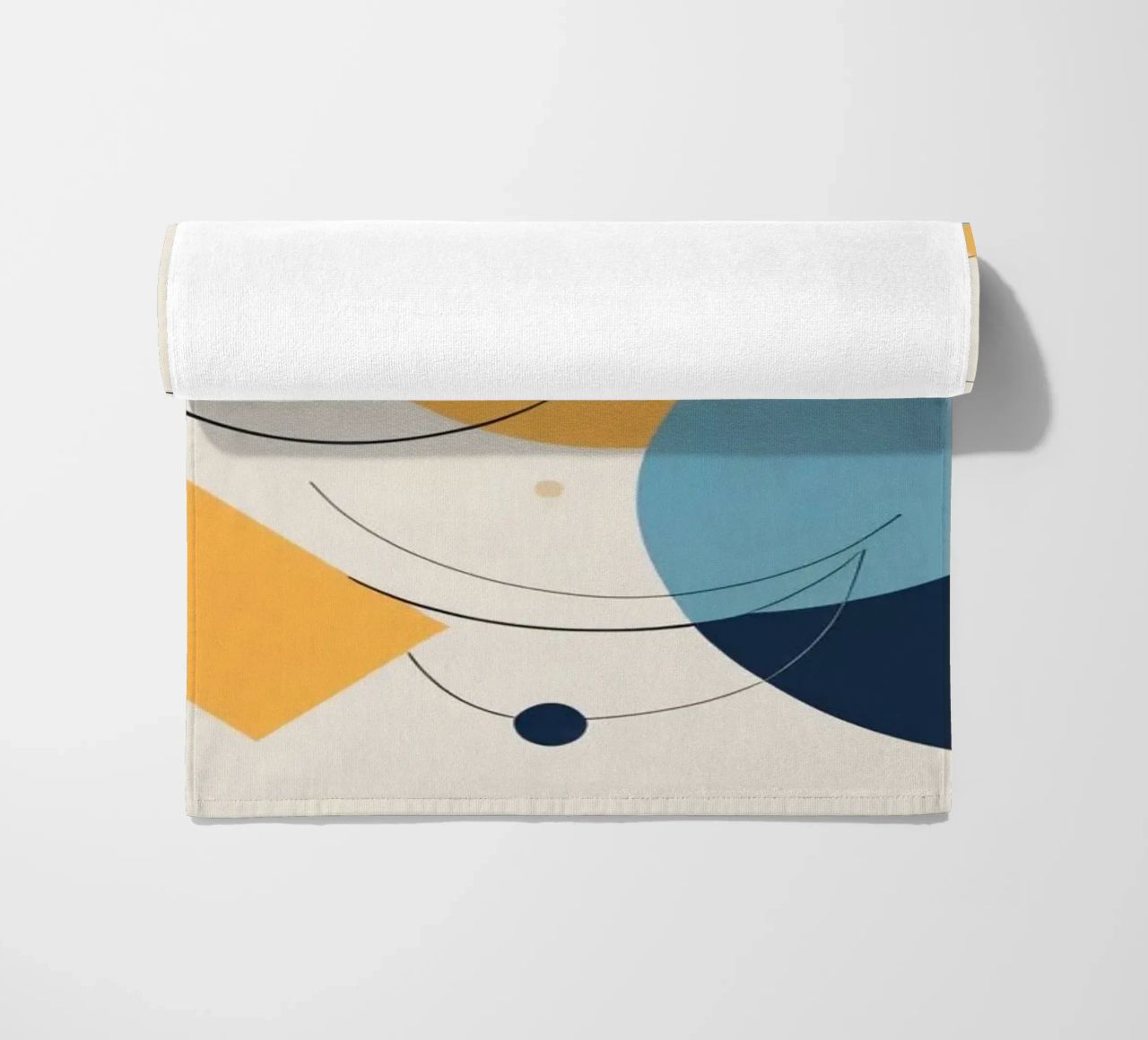 Forme geometriche astratte in colori caldi e freddi telo mare da DesignDoodle