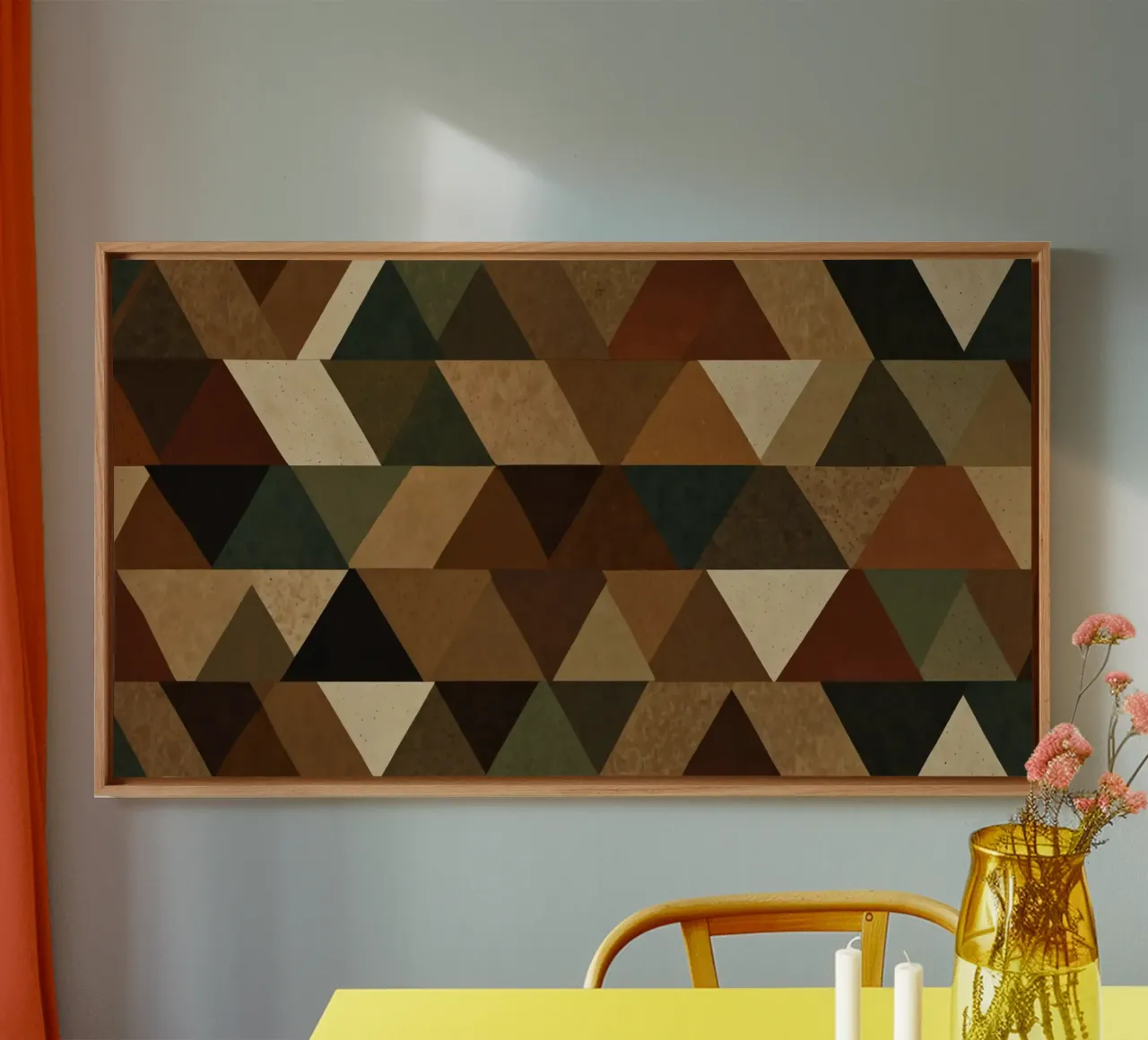 Ein geometrisches Muster aus Dreiecken in Erdtönen angeordnet Leinwand von DesignDoodle