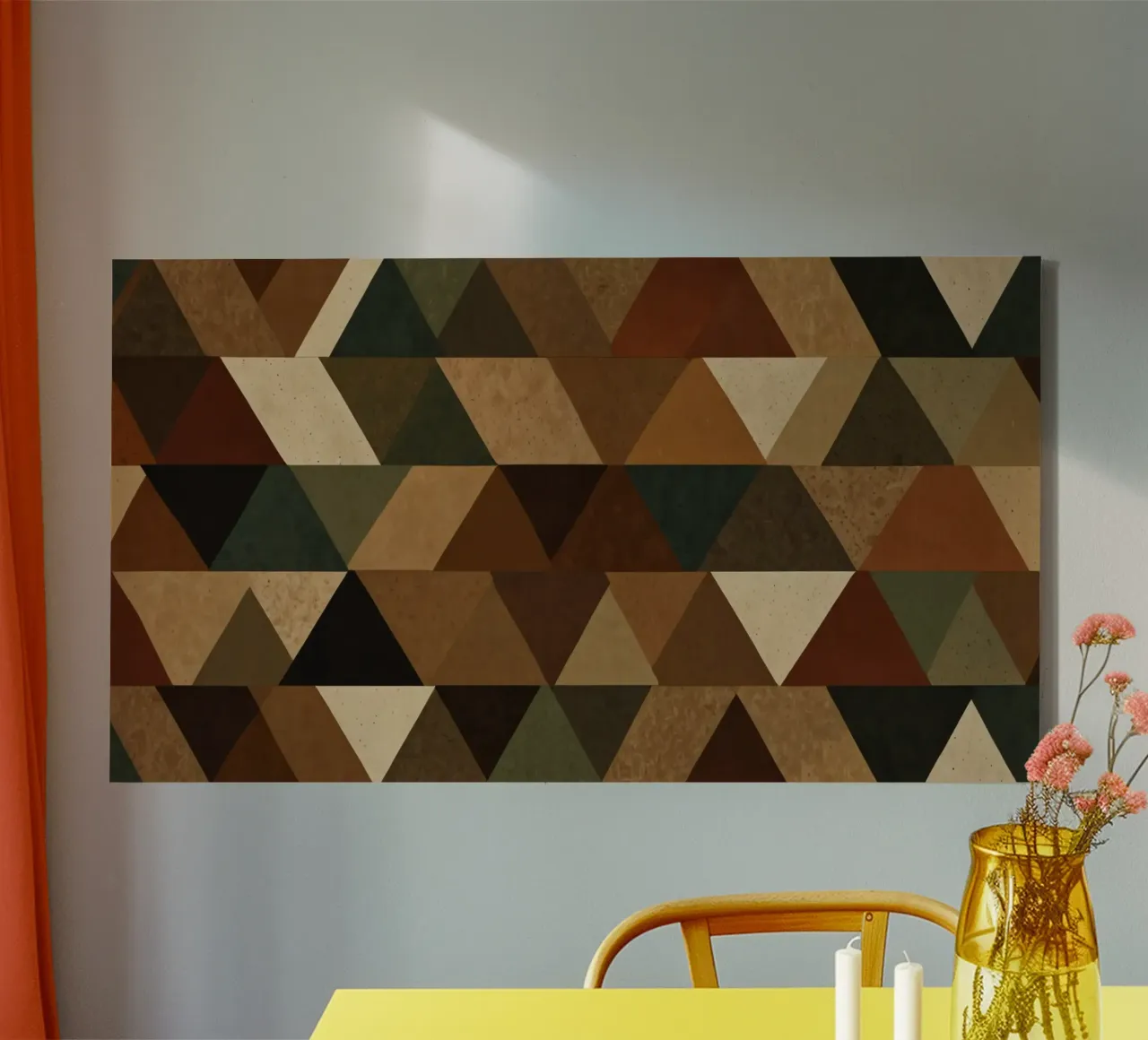 Ein geometrisches Muster aus Dreiecken in Erdtönen angeordnet Leinwand von DesignDoodle