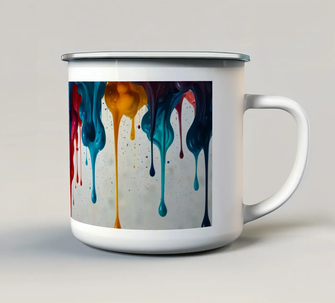 Kräftige Farbtropfen, die auf eine weiße Oberfläche tropfen und Emaille Tasse von DesignDoodle