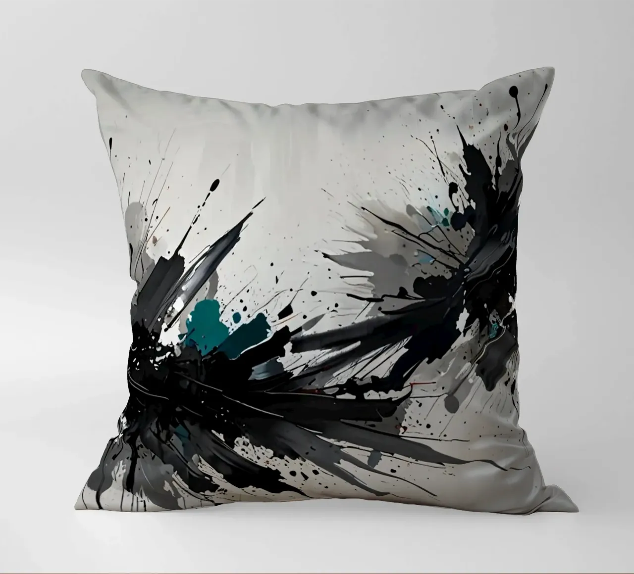 Oeuvre abstraite d'éclaboussures de noir de jais et de sarcelle sur un fond gris clair. coussin de DesignDoodle