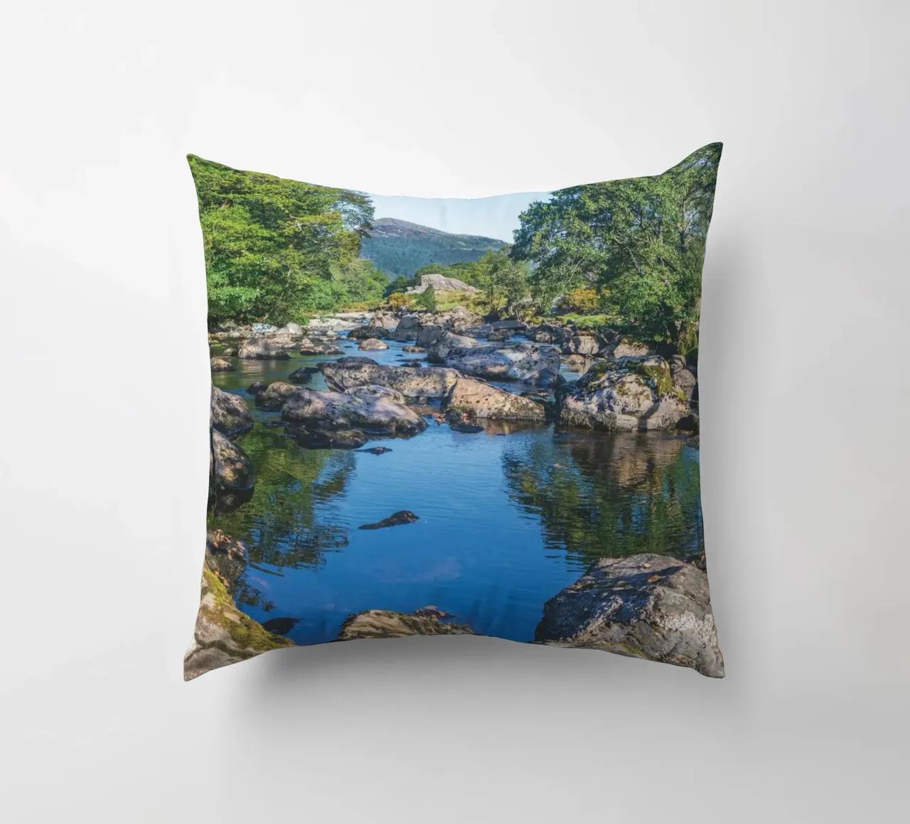 River Duddon View cuscino da Dave Hare Photography