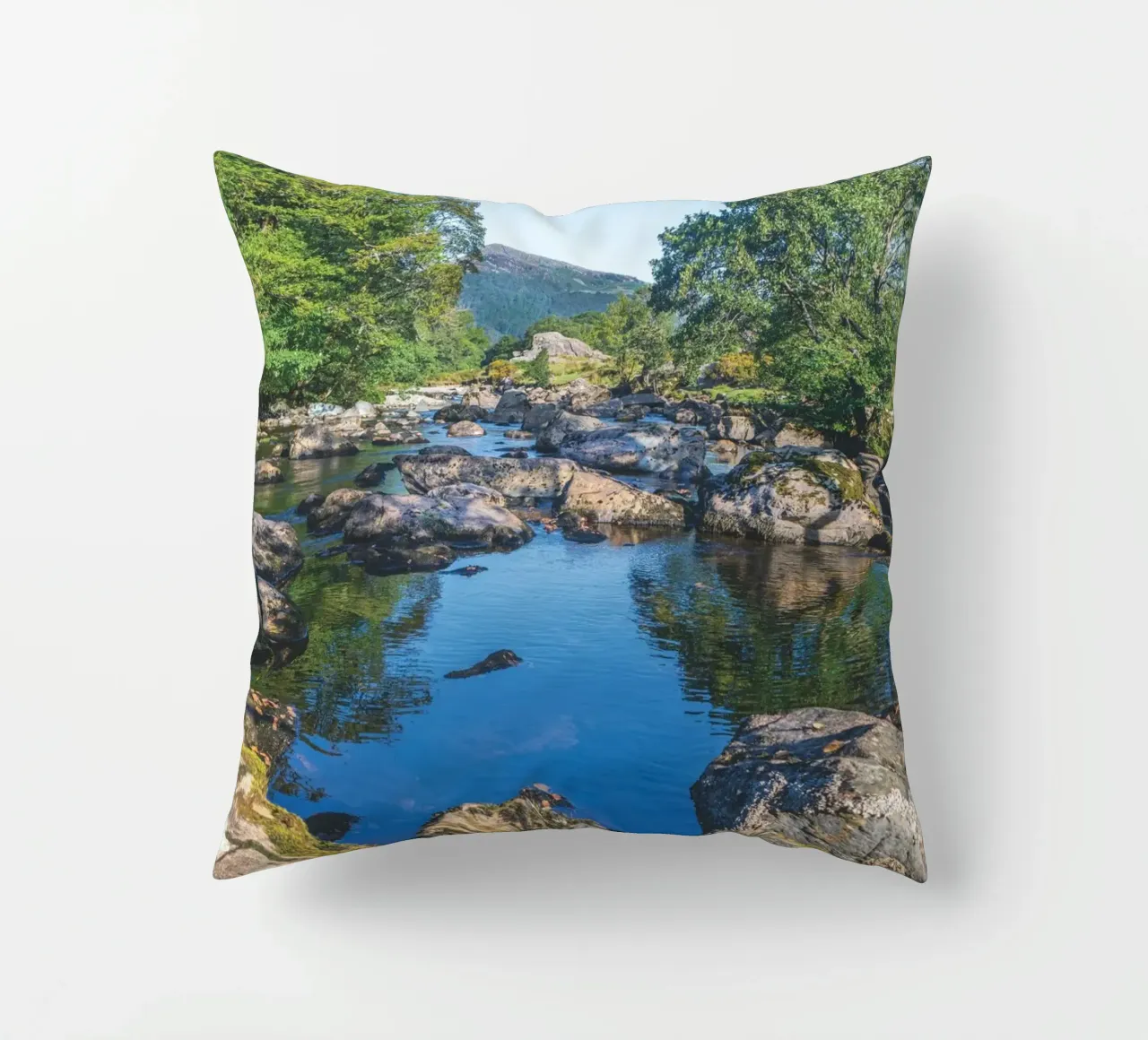 River Duddon View cuscino da Dave Hare Photography