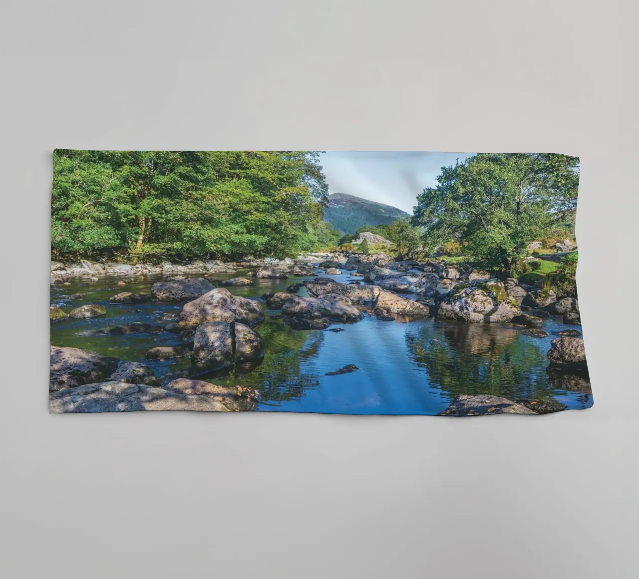 River Duddon View asciugamano da bagno da Dave Hare Photography