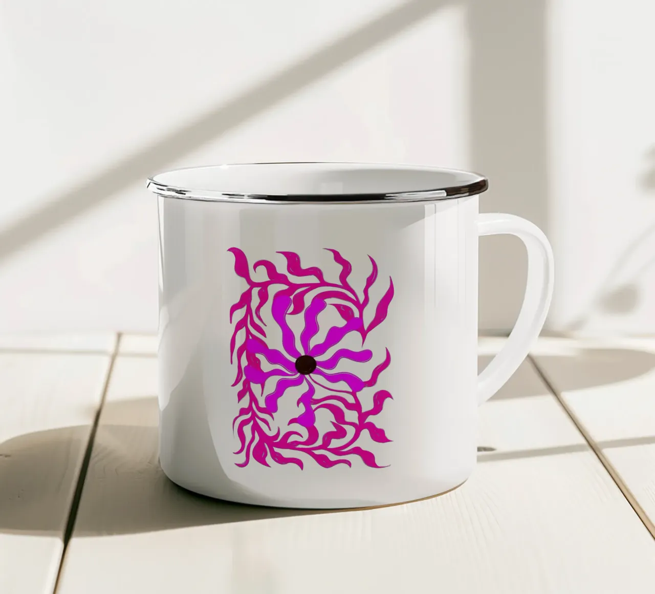 Abstract purple Flower tazza in smalto da Illustration Raissa Oltmanns