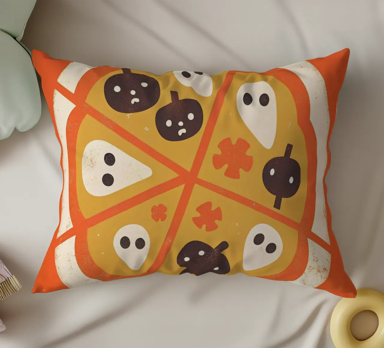 Retro Pop Pizza cuscino da THE LATEST SHOP