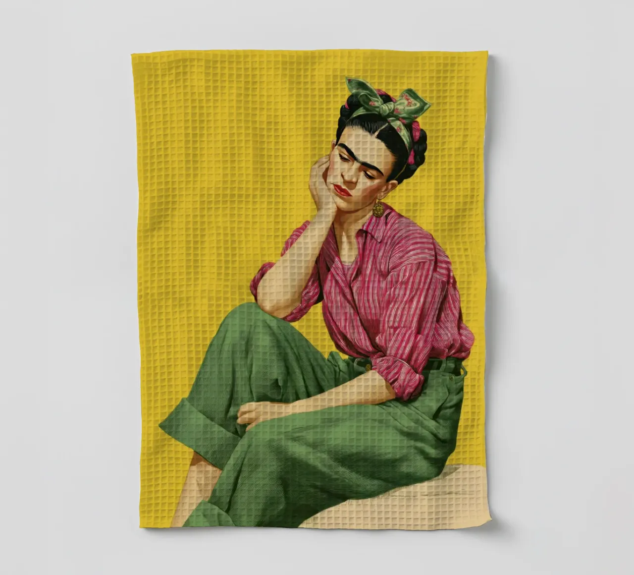 Fille bohémienne stylisée avec des rayures, fond jaune Impression d'art torchon de Modern Muse