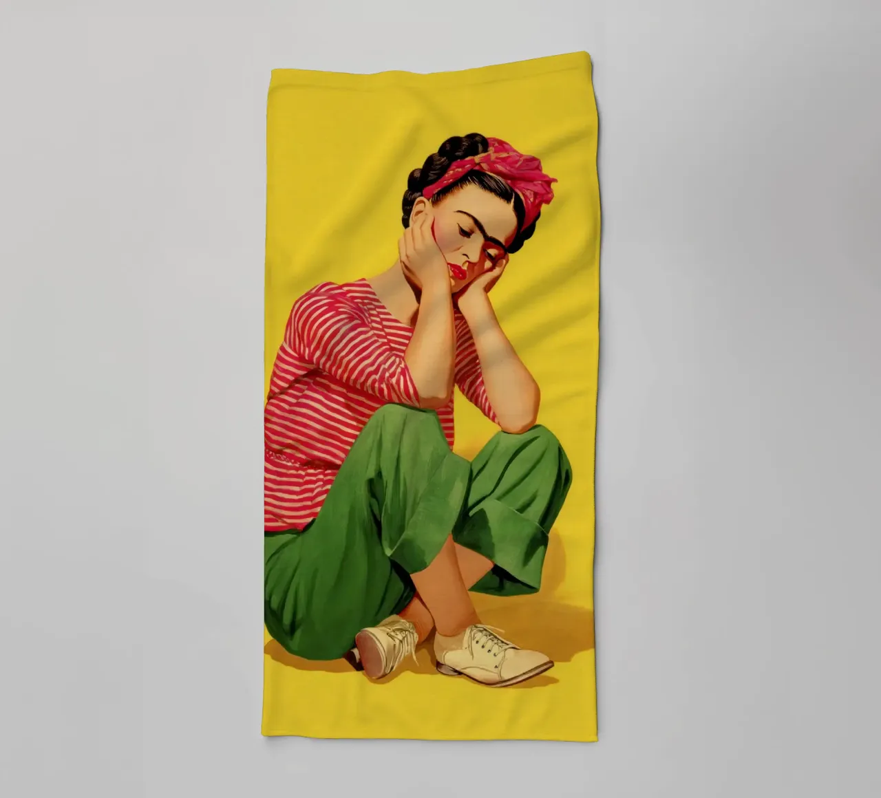Ragazza messicana a righe con fiocco, opera d'arte retrò di tendenza asciugamano da bagno da Modern Muse
