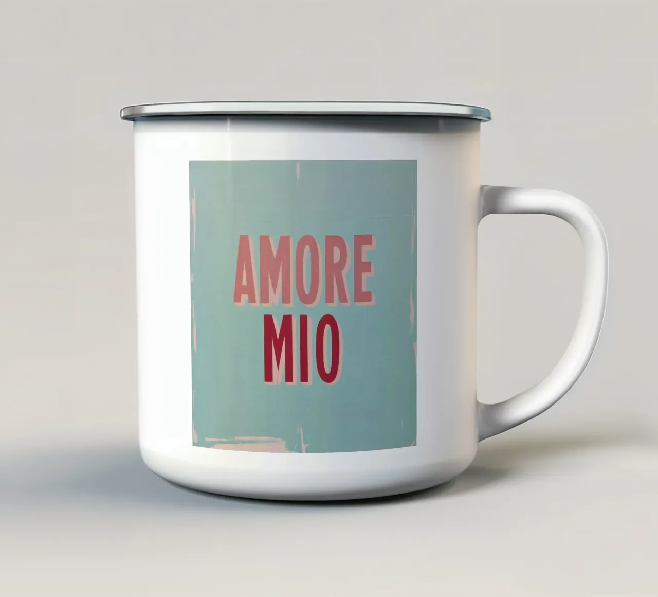 Amore Mio Testo retrò anni '50 in rosa e rosso su turchese tazza in smalto da Modern Muse