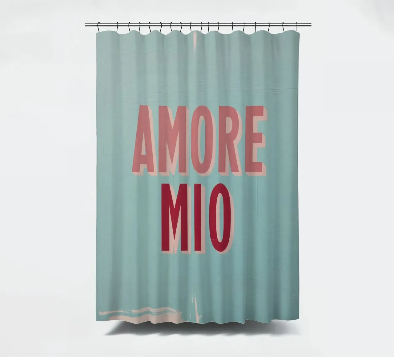 Amore Mio Retro 50s Text in Rosa & Rot auf Türkis Duschvorhang von Modern Muse