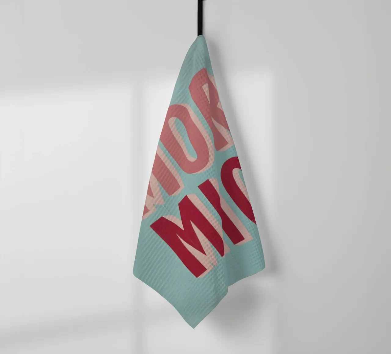 Amore Mio Retro 50s Text in Rosa & Rot auf Türkis Geschirrtuch von Modern Muse