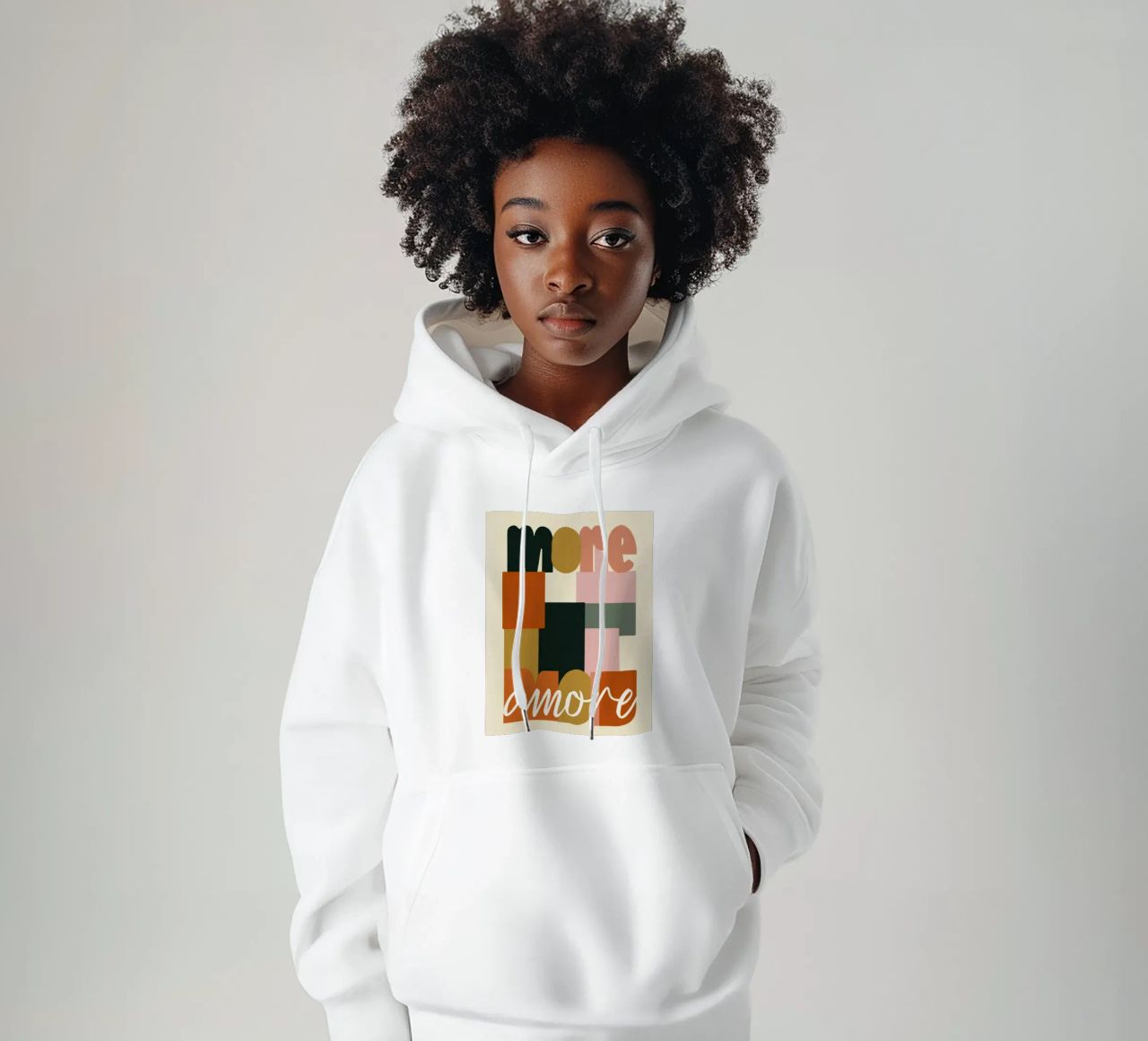 Plus Amore Bold 70s Boho Abstract Typography sweat à capuche de Modern Muse