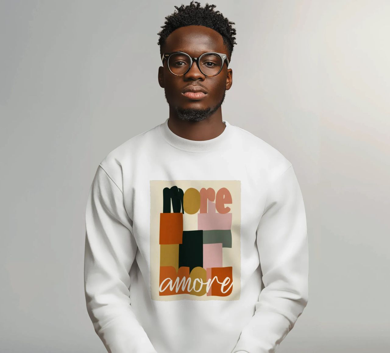 Plus Amore Bold 70s Boho Abstract Typography sweat de Modern Muse